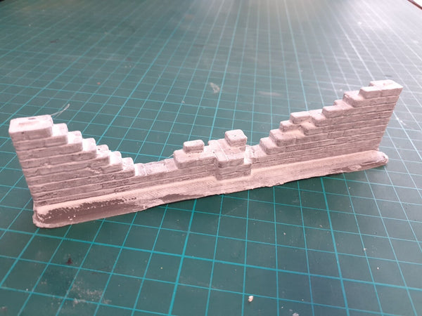 FoG Models 1/35 scale Brick garden wall Straight destroyed 145mm x 45mm