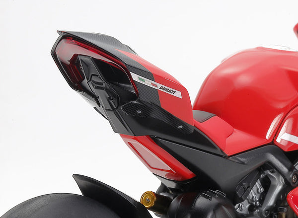 Tamiya 1/35 scale BIKES Ducati Superleggera V4 with Racing Kit motorbike model