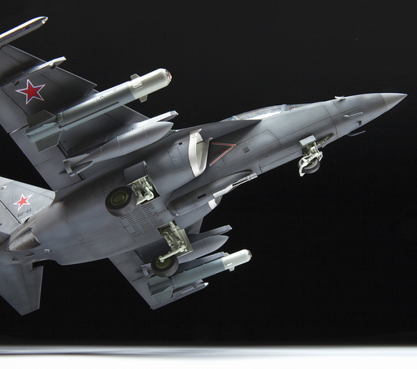 Zvezda 1/48 Russian Light Bomber YAK-130