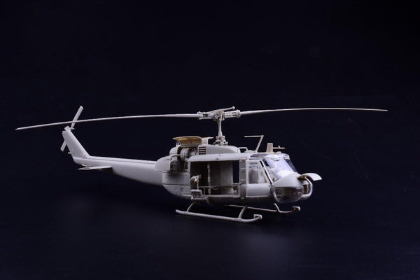 Kittyhawk 1/48 Scale Vietnam UH-1D Huey helicopter model kit