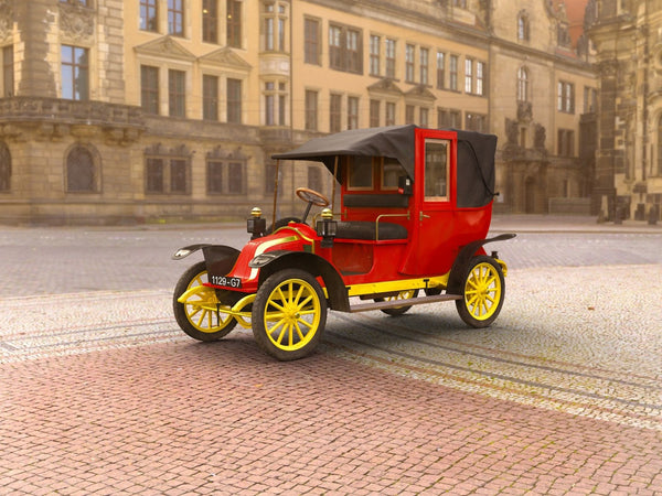 ICM 1/24 scale Type AG 1910 Paris Taxi