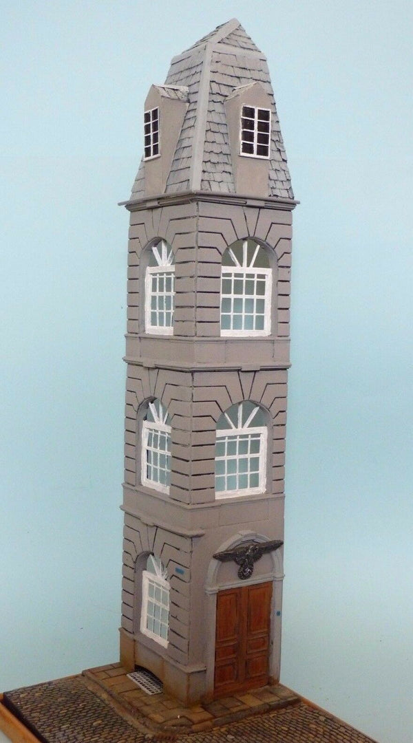 FoG Models 1/35 Scale 'The Paris Office' Building and base Diorama set