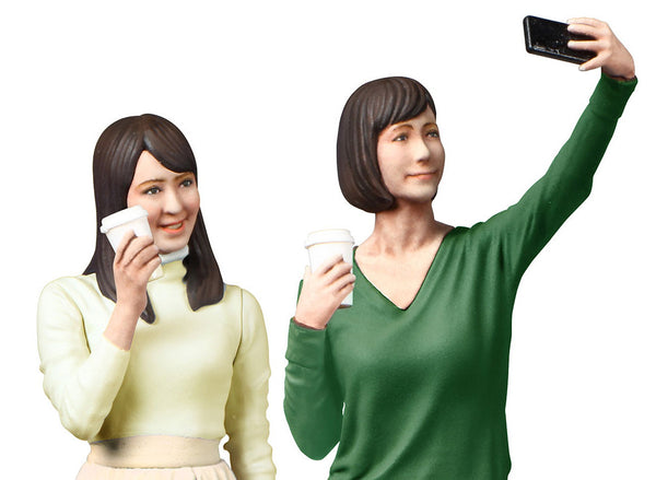 Tamiya 1/24 Scale CAMPUS FRIENDS II MODERN FIGURES