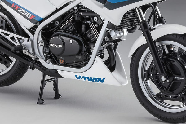 Hasegawa 1/12 Scale 1984 Honda VT250F (MC08) Motorbike Model Kit