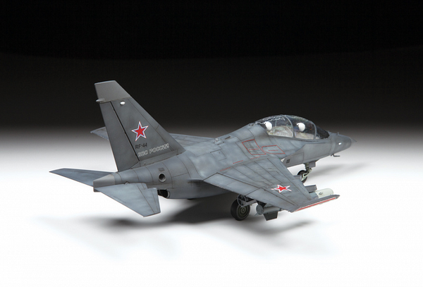 Zvezda 1/48 Russian Light Bomber YAK-130