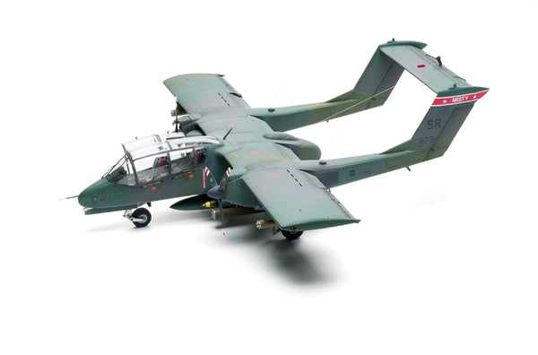 Kitty Hawk 1/32 OV-10A/C Bronco Helicopter Model Kit