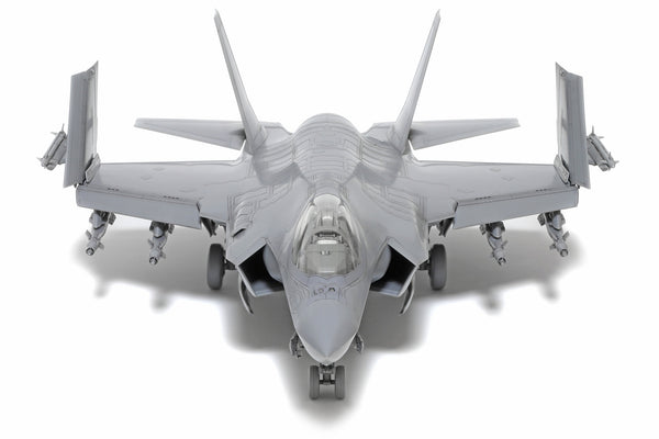 Tamiya 1/48 Scale Model Aircraft Kit Lockheed Martin F-35C Lightning II