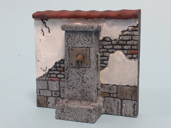FoG Models 1/35 scale Water fountain / pump with wall section diorama accessory