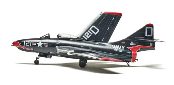 Kitty Hawk 1/48 Scale F9F-8/F9F-8P Cougar 2 in 1 aircraft Model Kit