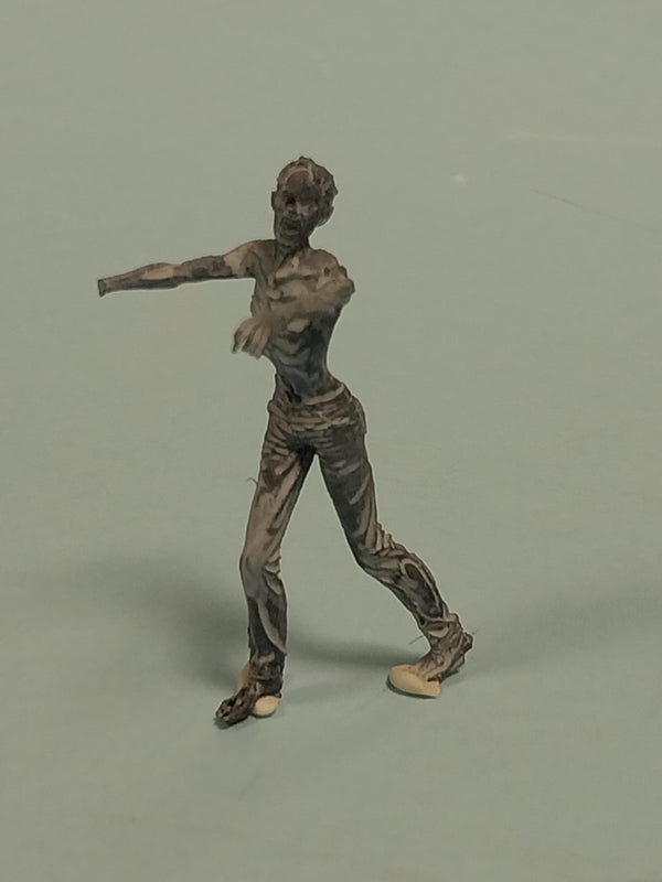 1/35 Scale resin model kit Zombie male #7