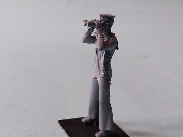 Homefront 1/35 Scale model kit WW2 British sailor with binoculars
