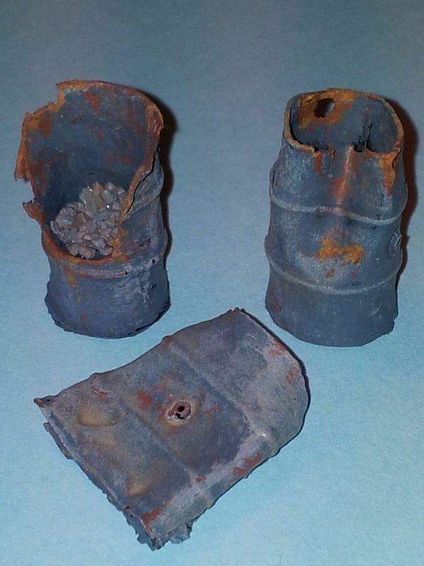 FoG Models 1/35 Scale Damaged 40 gallon barrels (3pce per pack)