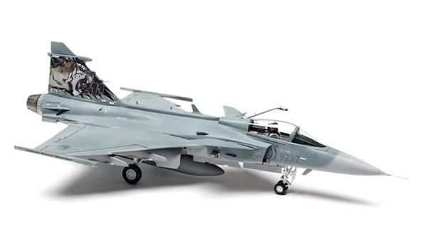 Kitty Hawk 1/48 Scale Jas-39A/C Gripen Aircraft Model Kit