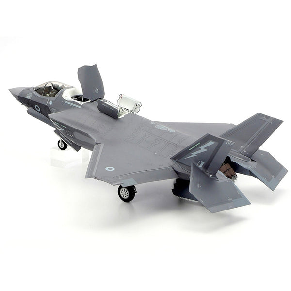 Tamiya 1/48 Scale AIRCRAFT F-35B Lightning II fighter plane model kit