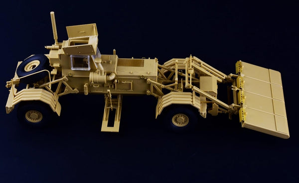 Panda Models 1/35 Scale US Husky MKIII VMMD With GPRS Model Kit