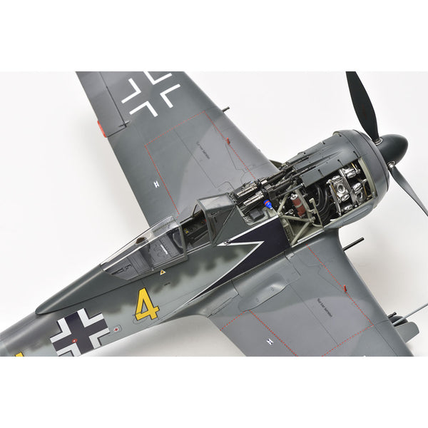 Zoukei Mura 1/32 WW2 Focke Wulf Fw190 A-4 w/Siegfried Schnell Figure