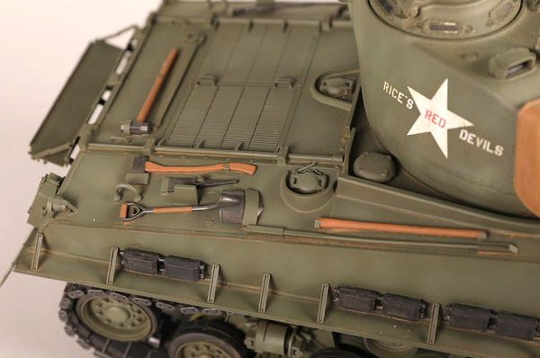 I LOVE KIT 1/16 scale WW2 US M4A3E8 Sherman Easy Eight tank model kit