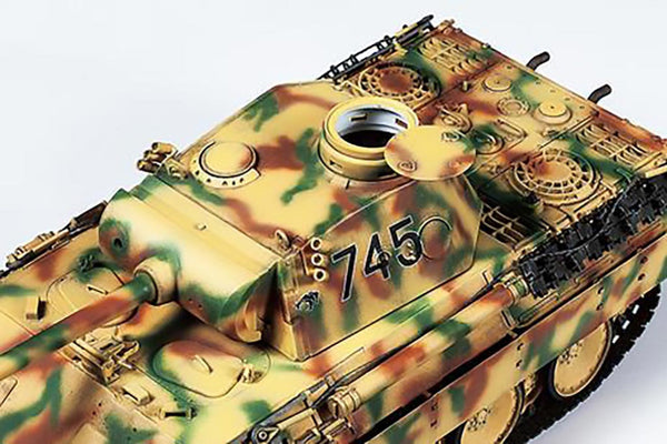 Tamiya 1/35 scale WW2 German Panther D Ausf D tank model kit