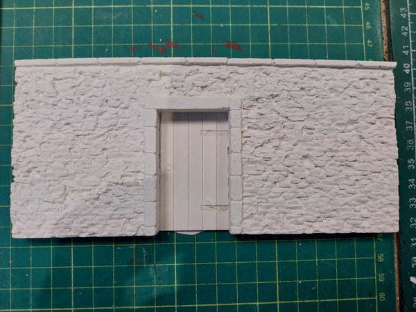 FoG Models 1/35 Scale Wall with gate diorama model accessory 180mm x 83mm