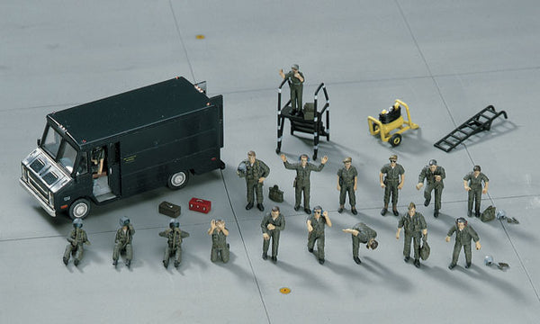 Hasegawa 1:72 Scale U.S Pilot + Ground Crew Set figures accessories