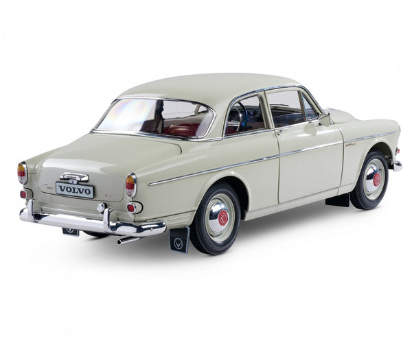IXO COLLECTIONS Full Kit Volvo S122 Amazone 1/8 Scale Metal Kit