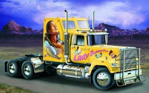 Italeri 1/24 Scale TRUCK AMERICAN SUPERLINER lorry Scale Model kit