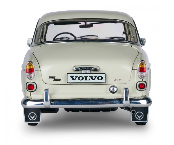 IXO COLLECTIONS Full Kit Volvo S122 Amazone 1/8 Scale Metal Kit