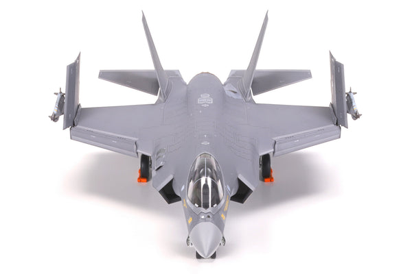 Tamiya 1/72 scale F-35C Lightning II fighter plane model kit