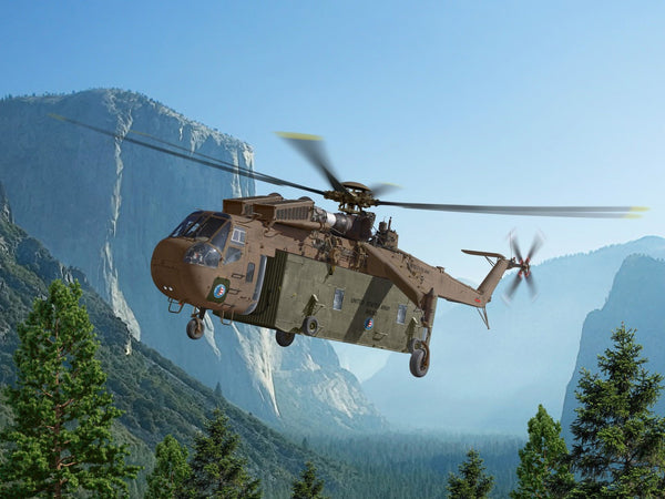 ICM 1/35 CH-54A Tarhe with Universal Military Pod