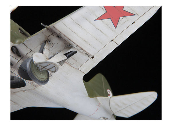Zvezda 1/48 Scale WW2 Russian I-16 Soviet Fighter plane model kit