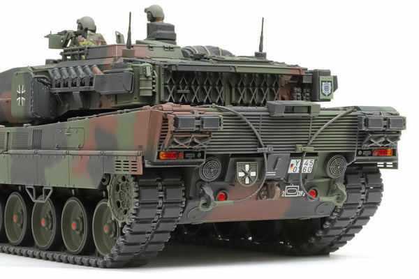Tamiya 1/35 Leopard 2 A7V MBT tank model kit