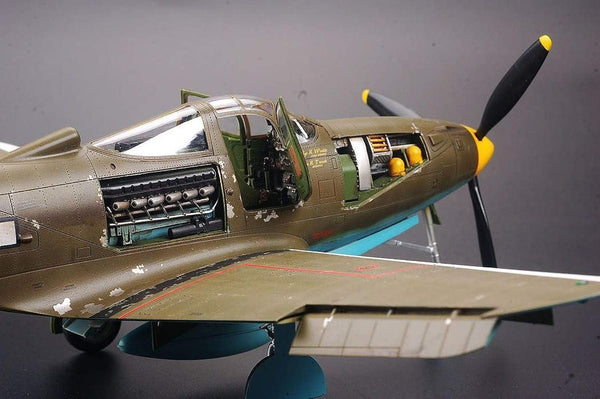 Kitty Hawk 1/32 Scale P-39Q/N Airacobra aircraft Model Kit