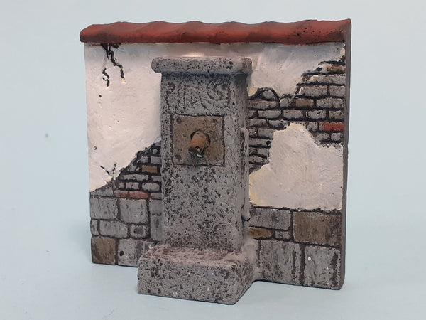 FoG Models 1/35 scale Water fountain / pump with wall section diorama accessory