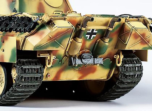 Tamiya 1/35 scale WW2 German Panther D Ausf D tank model kit