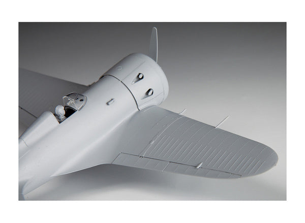 Zvezda 1/48 Scale WW2 Russian I-16 Soviet Fighter plane model kit