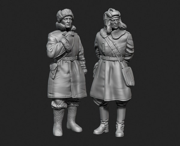 1/35 Scale resin model kit WW2 Soviet tank officers  in sheepskin coat set