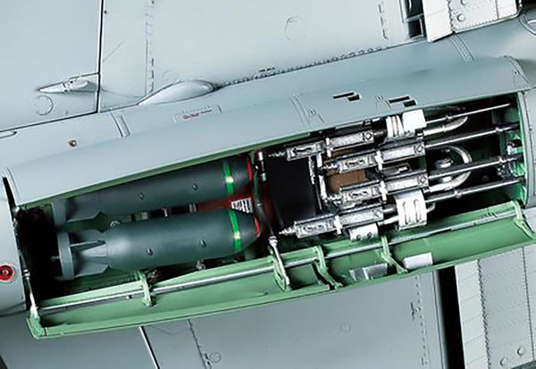 TAMIYA 1/32 SCALE AIRCRAFT WW2 RAF MOSQUITO FB MK VI model kit