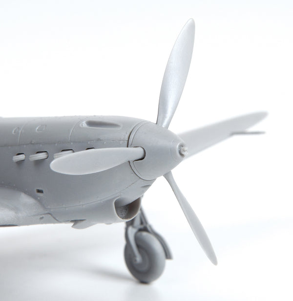 ZVEZDA 1/72 scale MILITARY AIR YAK-1 Fighter Plane