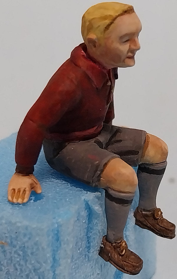 MK35 FoG models 1/35 Scale Child sitting Boy #2