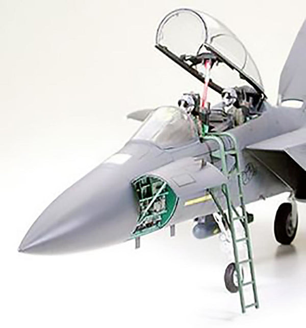 TAMIYA 1/32 scale AIRCRAFT Model kit F-15E WITH BUNKER BUSTER