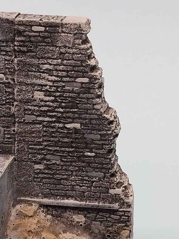 FoG Models 1/35 scale Ruined building walls #13 size 105mm x 55mm