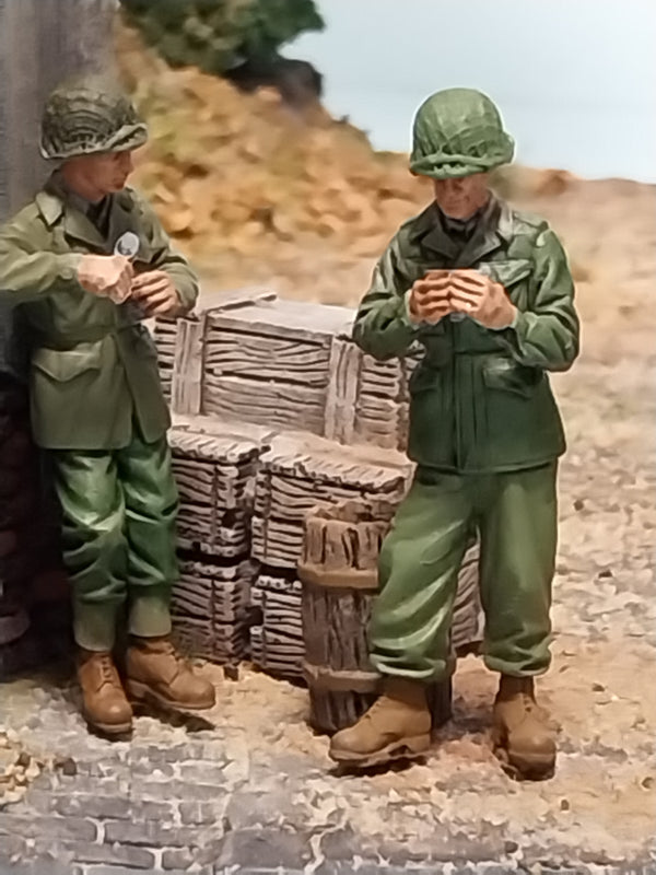 1/35 scale WW2 US GI's Chow time #1