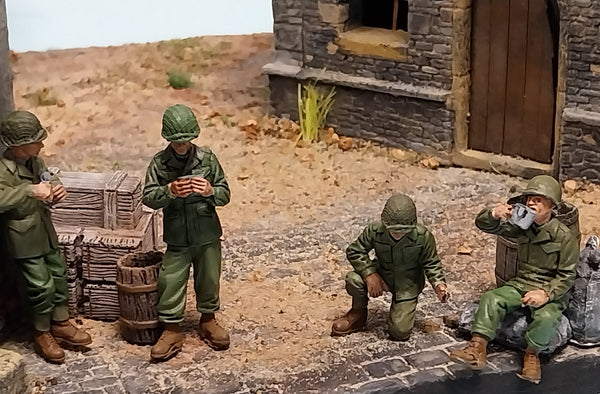 1/35 scale WW2 US GI's eating (4 Fig set)