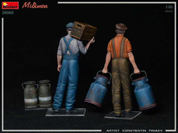 Miniart 1/35 Milkmen 1930's 1940's era  farm labourer