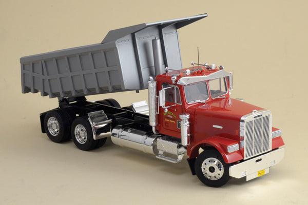 Italeri 1/24 Freightliner Heavy Dump Truck 1:24 lorry model kit