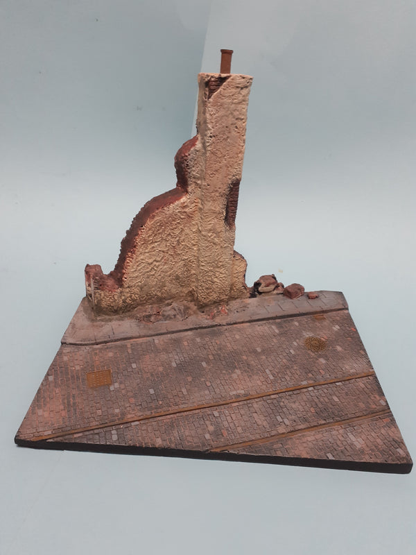 1/35 scale Chimney ruin building diorama with base