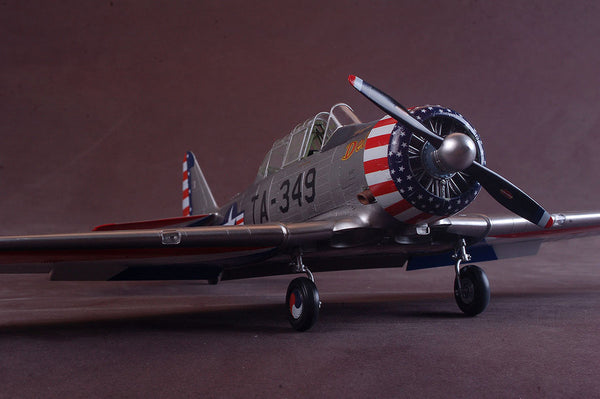 Kitty Hawk 1/32 Scale WW2 USAAF T-6 Texan plane Model Kit