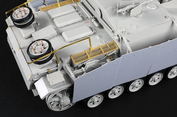 Trumpeter 1/16 WW2 German StuG III Ausf.G Late Production 2 in 1 Sturmgeschutz III