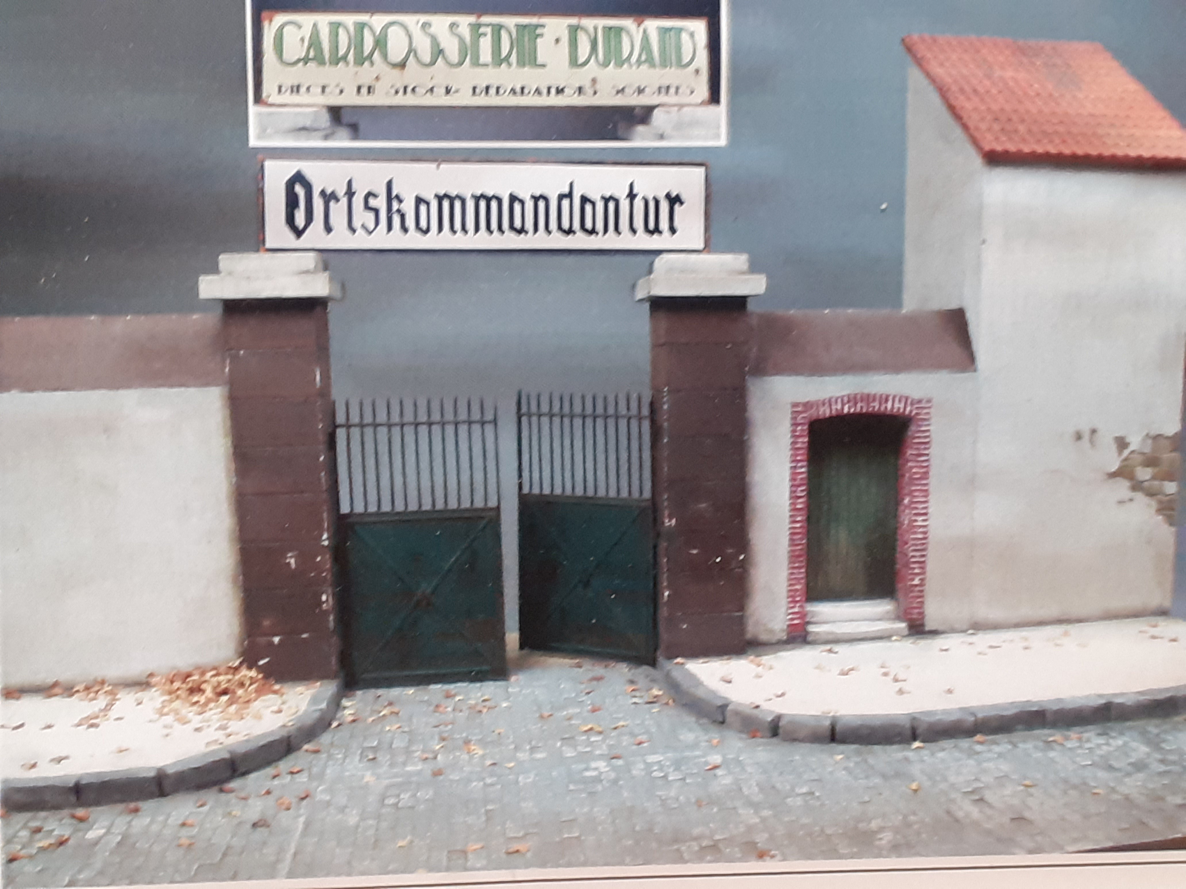 FoG Models 1/35 European Factory gates Diorama 320mm x 156mm | Fields ...