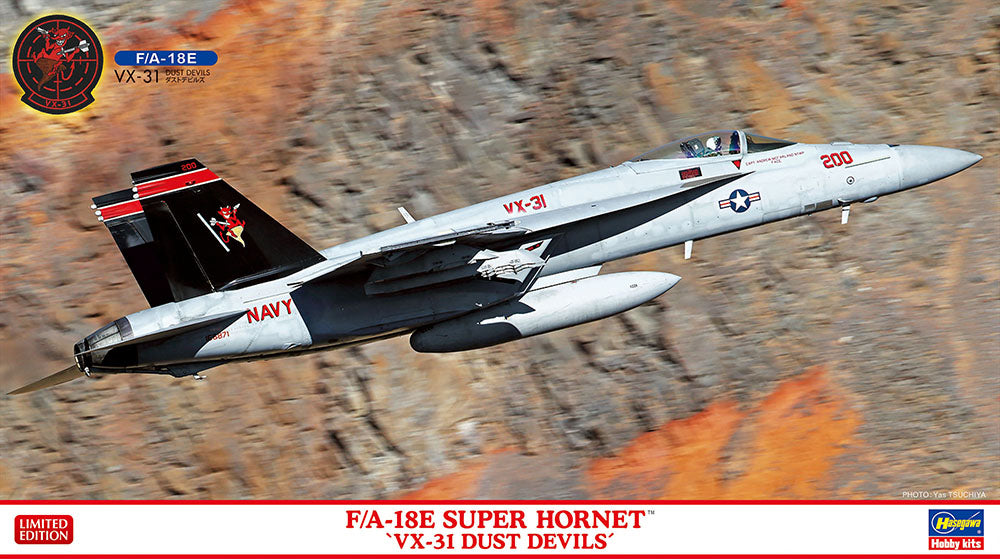 Hasegawa 1:72 F/A-18E Super Hornet VX-31 Dust Devils with Bonus Patch